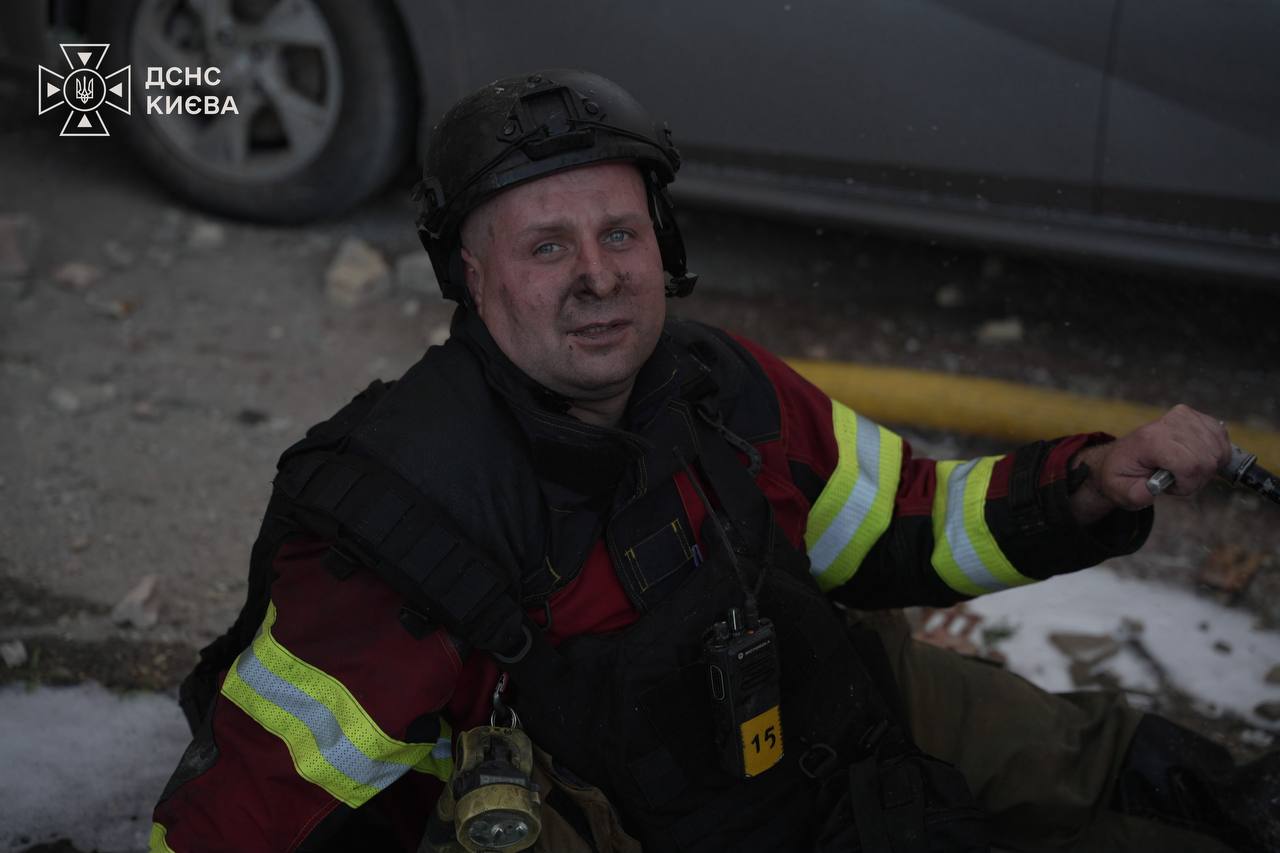 Ракетний удар по Києву 30 липня: загинув чоловік, є поранені та руйнування