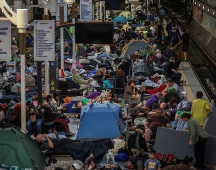 Київське метро встановило новий рекорд: понад 56 тисяч людей в укриттях