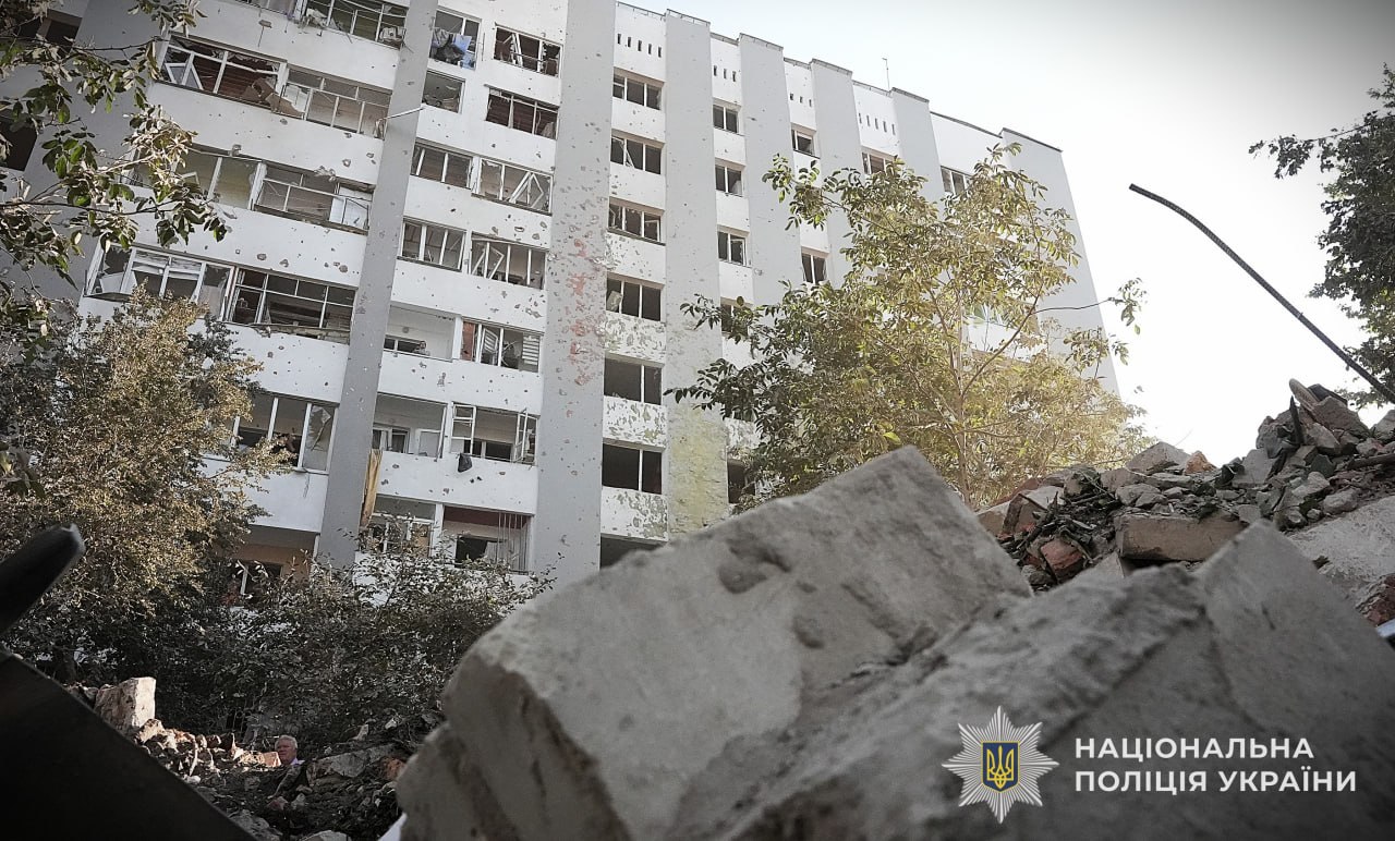 Атака на Львів: 33 постраждалих, серед них діти та рятувальник