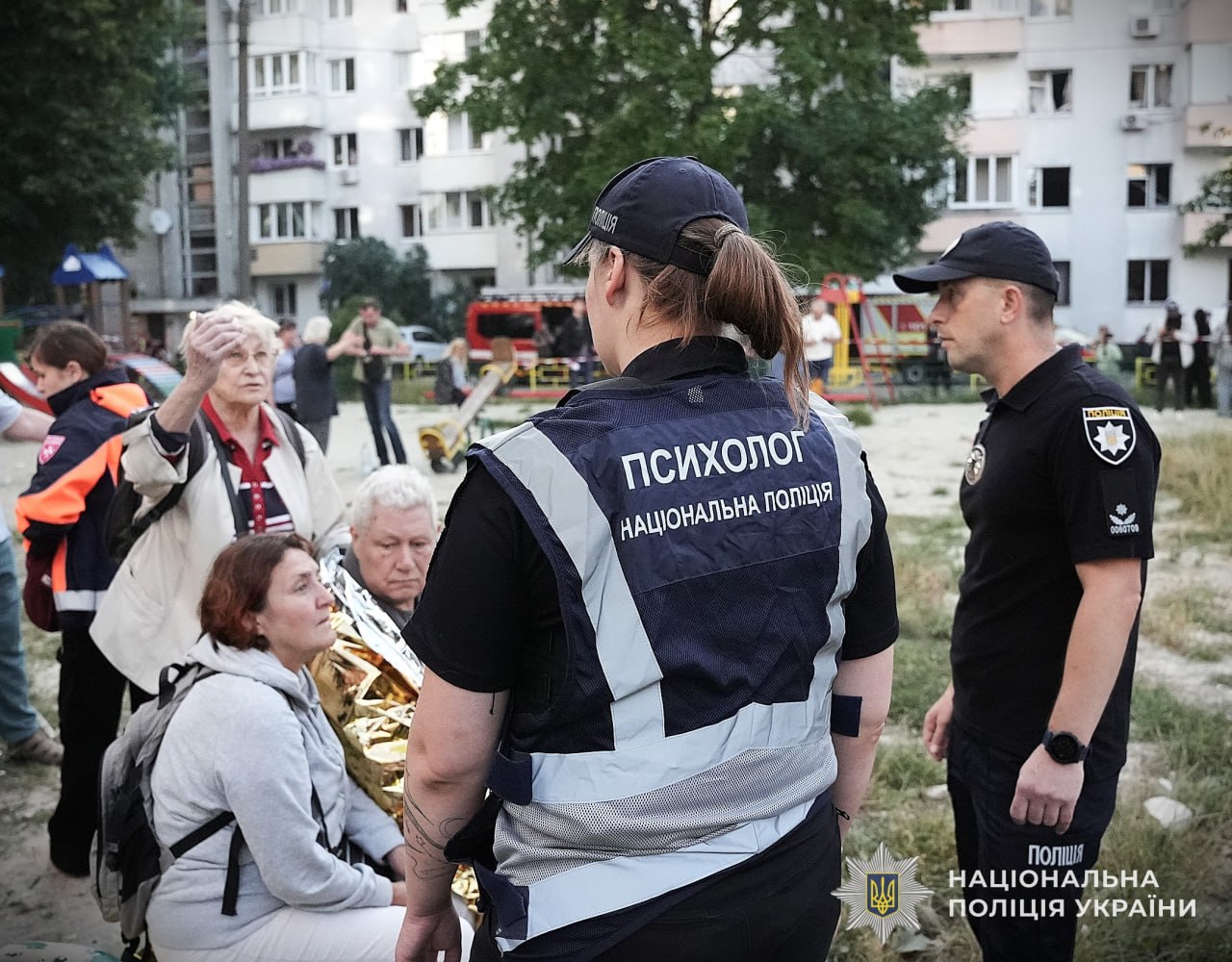 Атака на Львів: 33 постраждалих, серед них діти та рятувальник