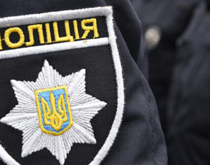 Дівчат-підлітків звинувачують у замовчуванні вбивства нацгвардійця за вказівкою РФ