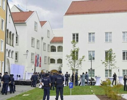 У будинку, де народився Гітлер, відкрили поліцейський відділок для боротьби з неонацистами