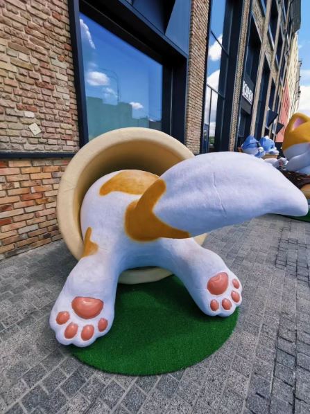 Нова фотозона з котиками біля Roshen Plaza у Києві: деталі та реакція