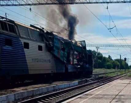 Укрзалізниця змінила маршрути поїздів через погіршення безпеки: що відомо