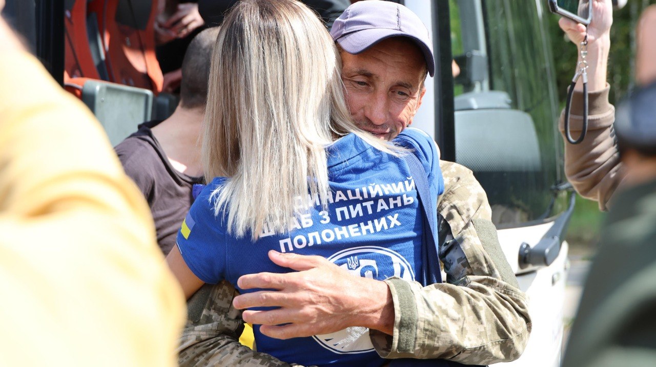 Обмін полоненими: 103 українські військові повернулися додому