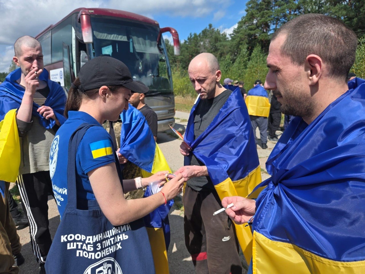 Обмін полоненими: 103 українські військові повернулися додому