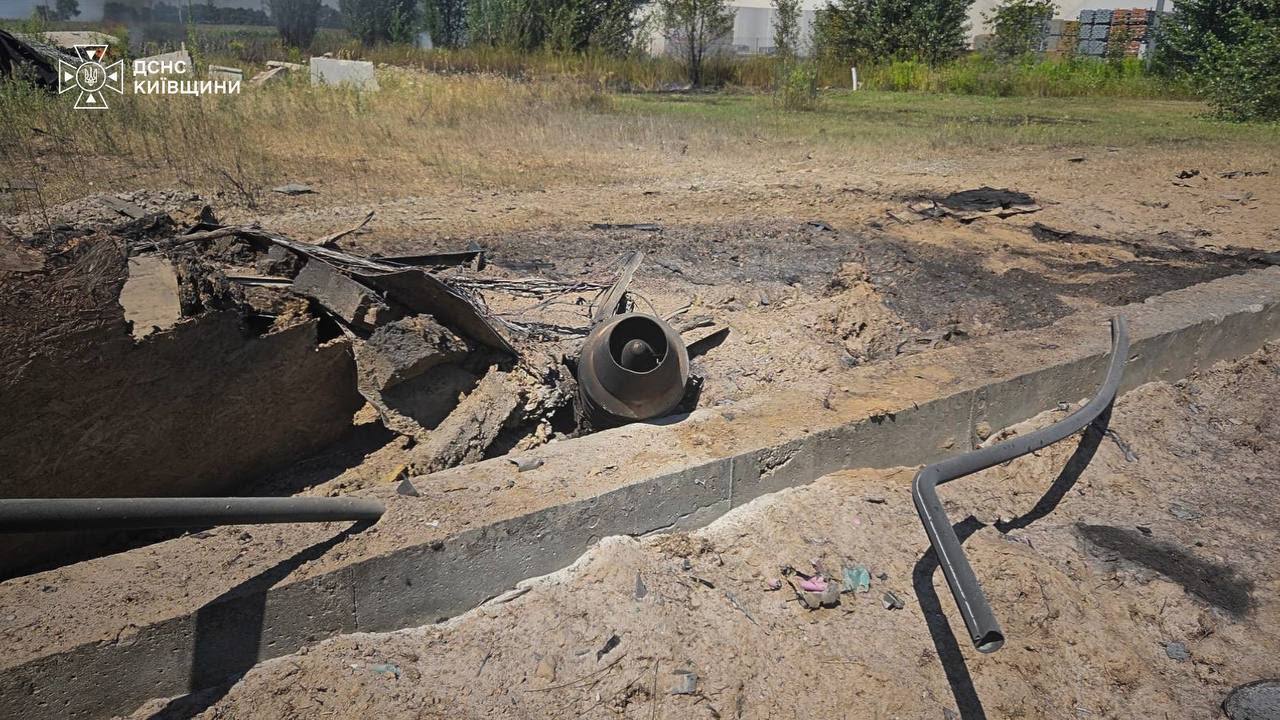 Російський дрон влучив у склад Rozetka на Київщині: загиблий та поранені