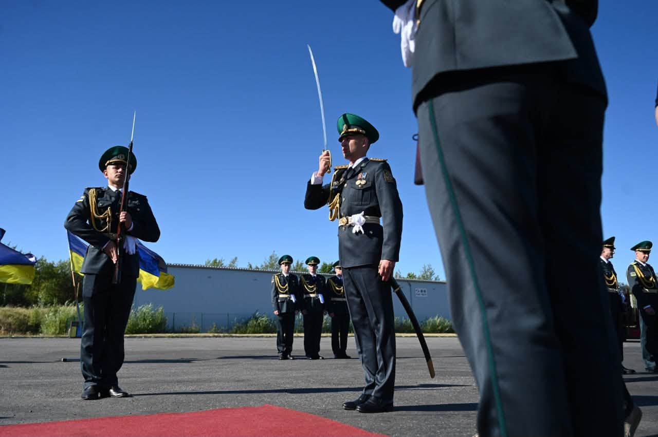 Прах Євгена Коновальця повернули в Україну: зустріли з почестями
