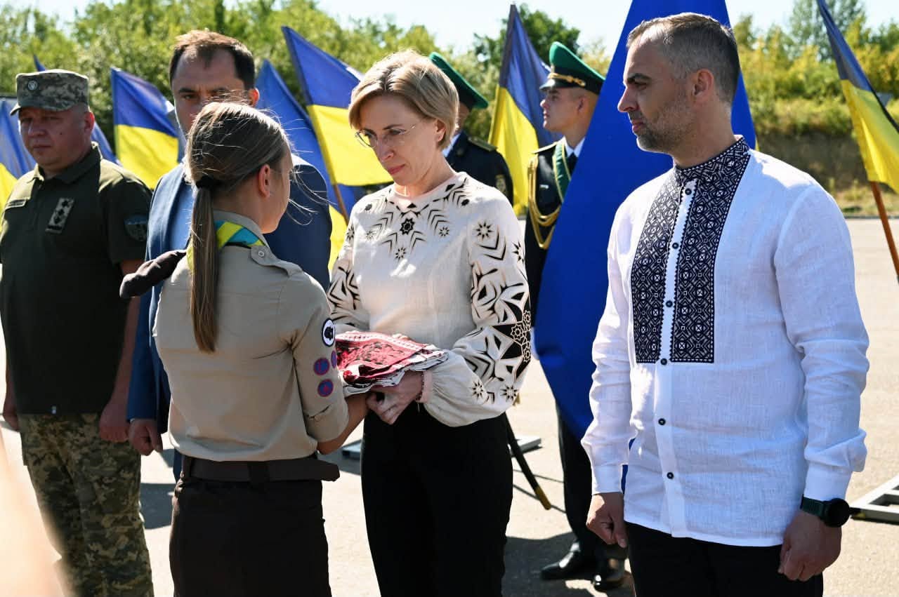 Прах Євгена Коновальця повернули в Україну: зустріли з почестями
