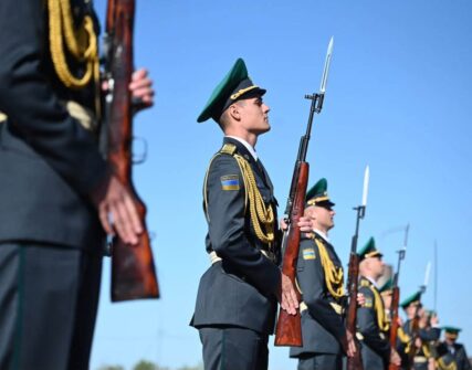 Прах Євгена Коновальця повернули в Україну: зустріли з почестями