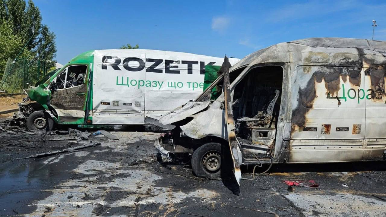 Російський дрон влучив у склад Rozetka на Київщині: загиблий та поранені