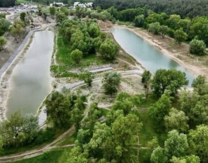 У Києві створили групу для порятунку озера Синє: попередні спроби провалилися