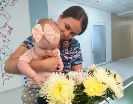 Львівські лікарі врятували 4-місячну Вікторію від тромбів у критичних судинах