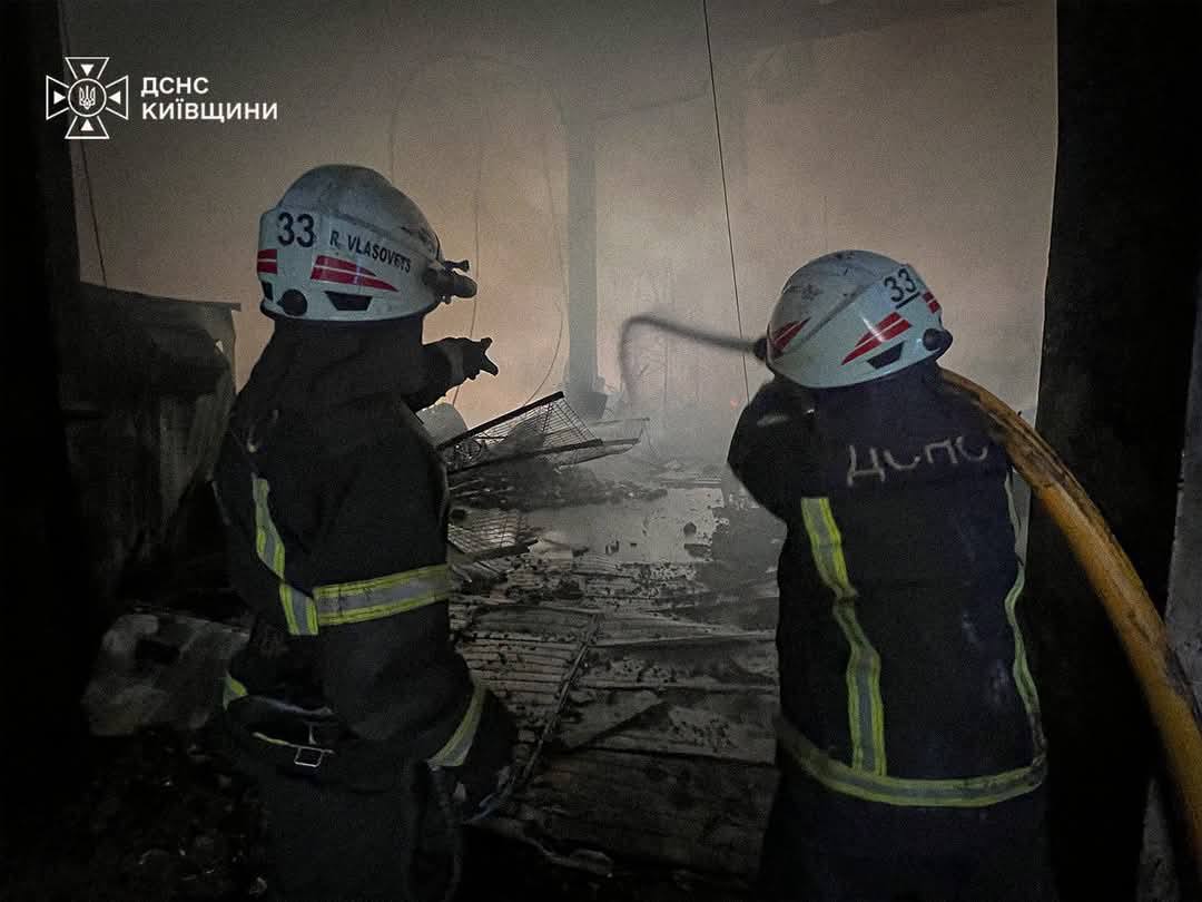 Російський дрон влучив у склад Rozetka на Київщині: загиблий та поранені