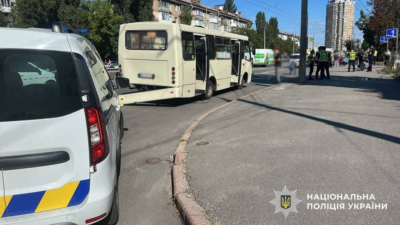 Смертельна ДТП у Києві: на Чоколівському бульварі загинули дві жінки