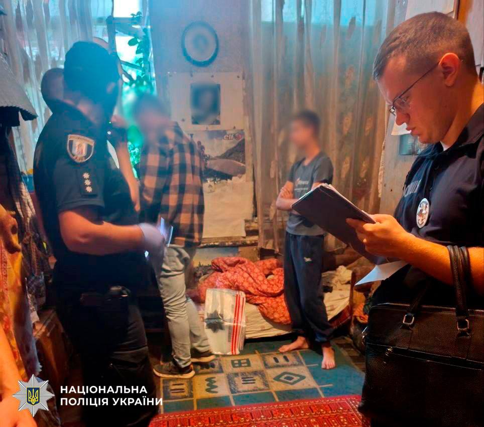 У Києві затримали неповнолітніх, які жорстоко напали на жінок у Подолі: загрожує до 8 років