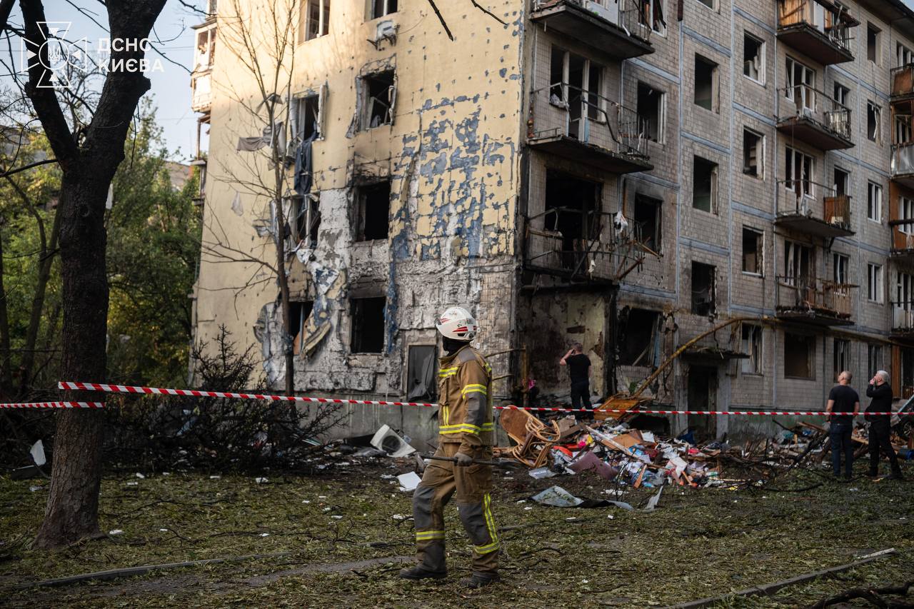 Київ пережив смертоносну ніч: 9 загиблих після ракетного удару РФ