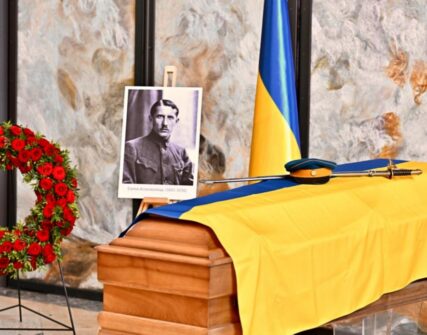 Останки Євгена Коновальця ексгумовані в Роттердамі для перепоховання в Україні