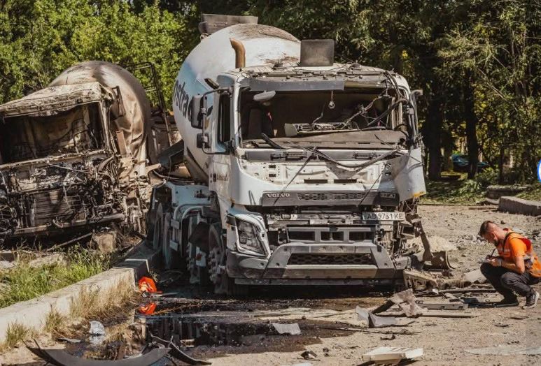 Російські ракети вдарили по Autostrada в Києві: двоє загиблих, значні руйнування