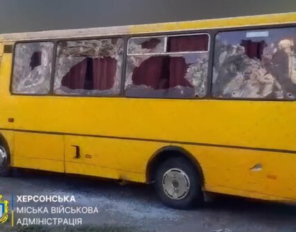 Росіяни вдарили по ринку в Херсоні: 5 поранених, є нові атаки