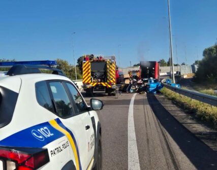 На Одеській трасі горіла вантажівка «Нової пошти» з посилками