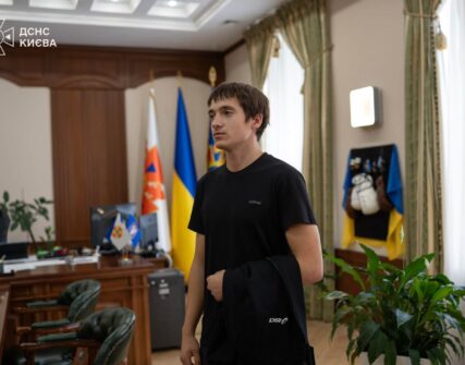 У Києві 18-річний Іван Захарчук отримав відзнаку за порятунок людей