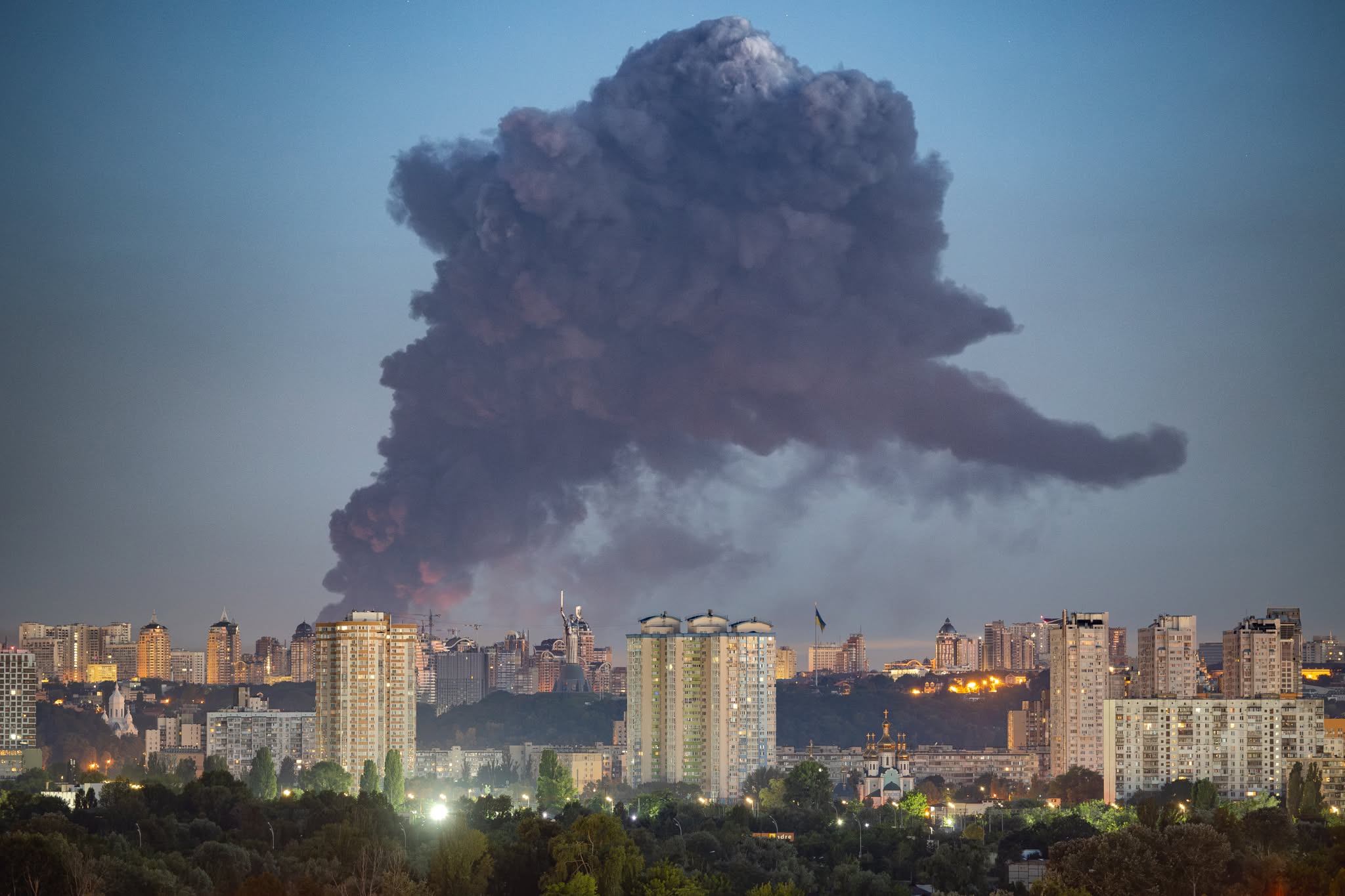 Київ під обстрілами: фото Влада Соделя та хроніка літніх атак