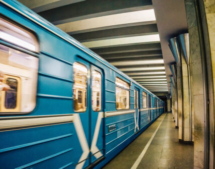 Ярмарок вакансій у метро «Харківська»: 26 серпня шукають працівників