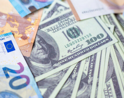 Курс валют у Києві на ранок вівторка: скільки коштує долар та євро