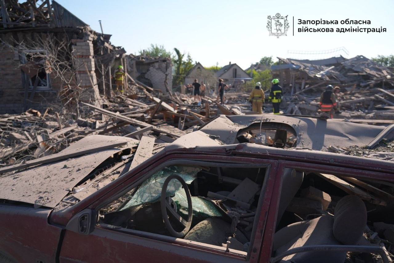 Запоріжжя двічі обстріляли у неділю: є загиблий та понад десять постраждалих