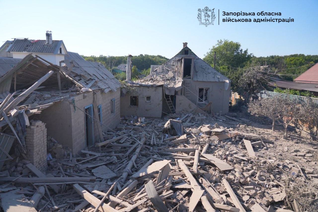 Запоріжжя двічі обстріляли у неділю: є загиблий та понад десять постраждалих