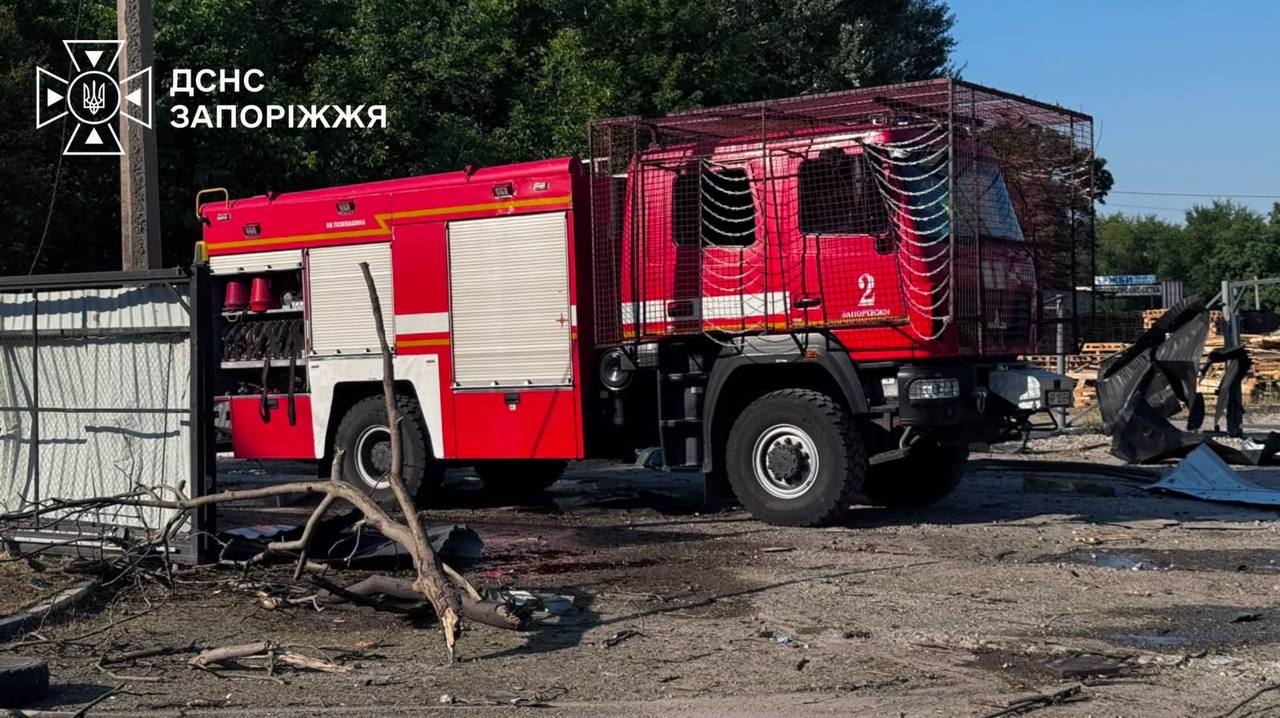 Запоріжжя двічі обстріляли у неділю: є загиблий та понад десять постраждалих