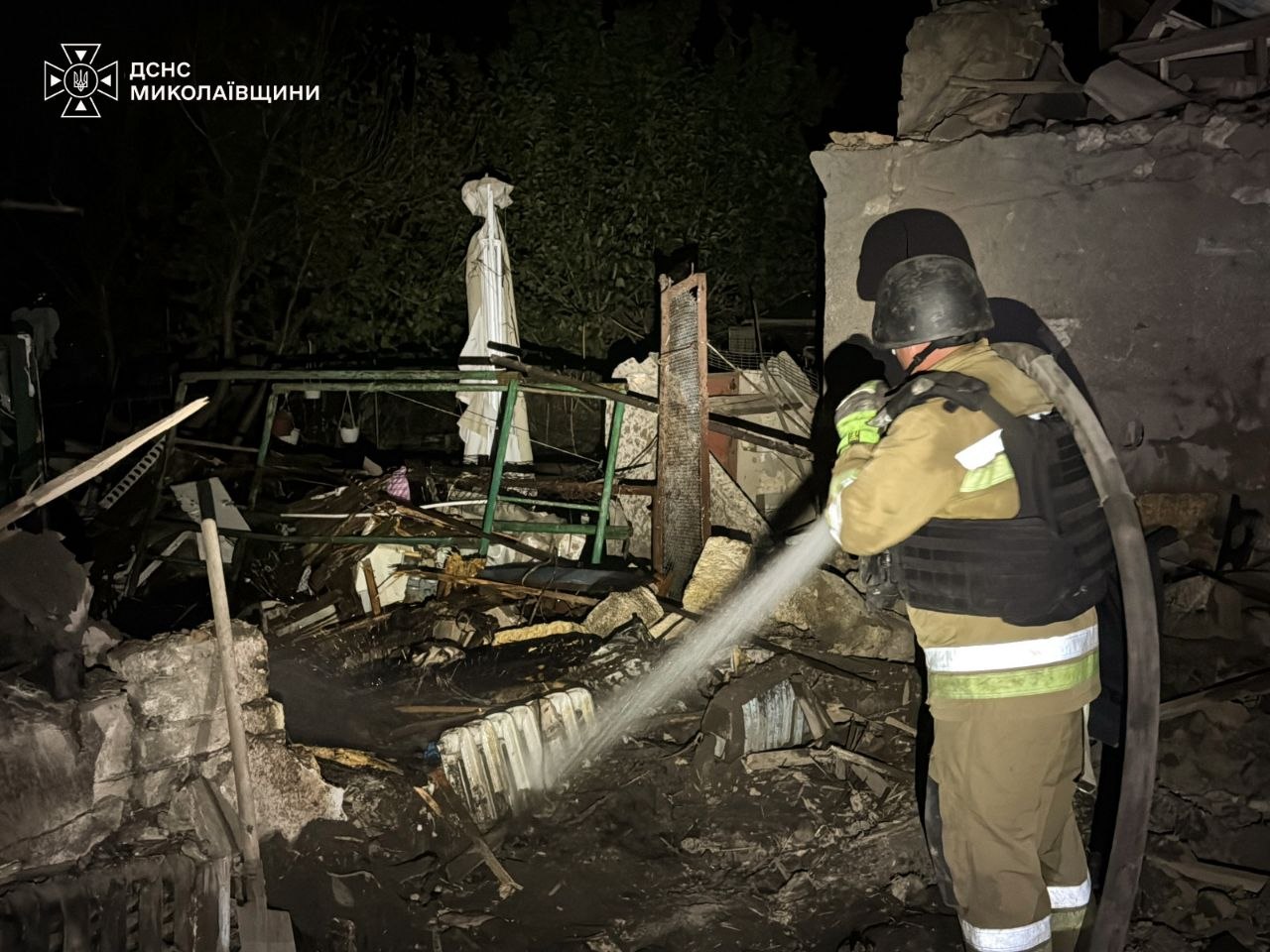 Росія обстріляла Миколаїв: загинула жінка, 7 поранених, є діти