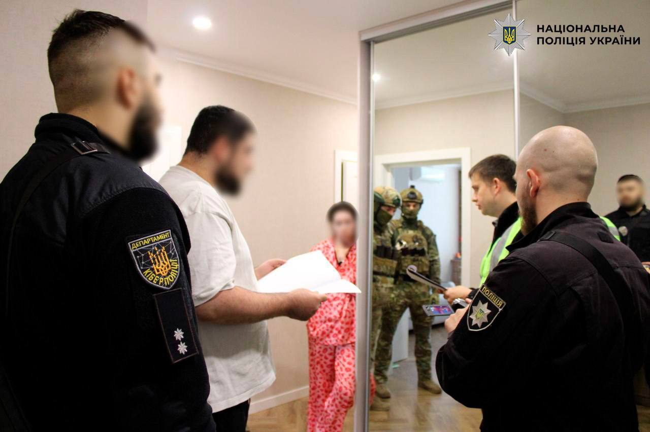 У Києві викрили шахрайський кол-центр: ошукали чехів на 8,4 млн грн