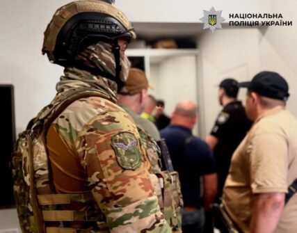 У Києві викрили шахрайський кол-центр: ошукали чехів на 8,4 млн грн