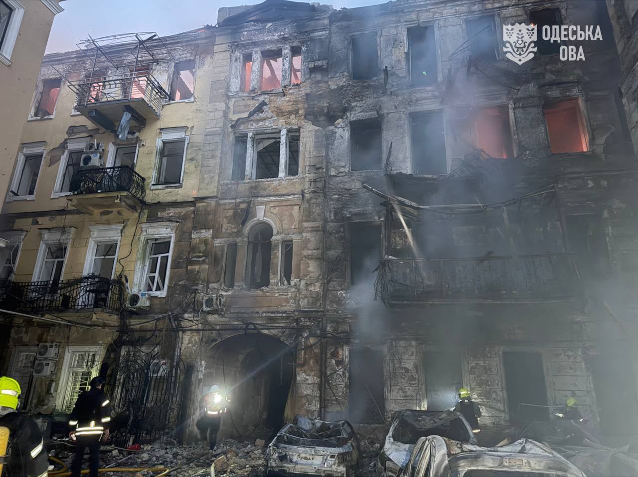 Одеса під масованою нічною атакою: 8 постраждалих, руйнування та знеструмлення
