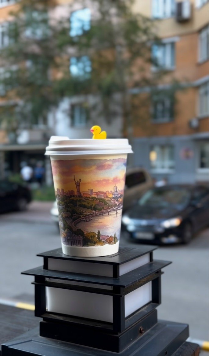 Мережа Sweet Coffee з трендовими стаканчиками відкрилася у Києві
