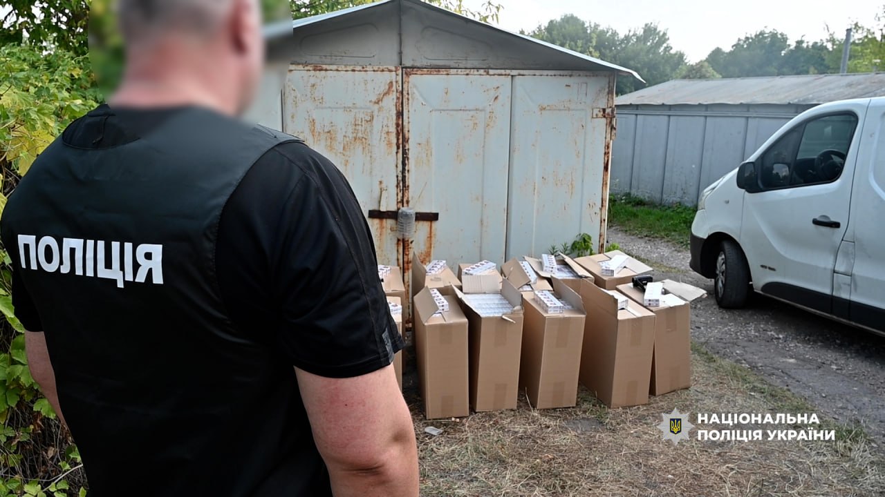 Під Києвом викрили підпільний цех алкоголю та склад контрафактних цигарок