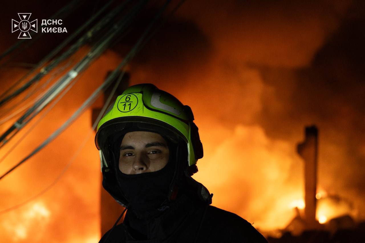 Ракетний удар по Києву 11 серпня: пошкоджені лікарня, житловий будинок