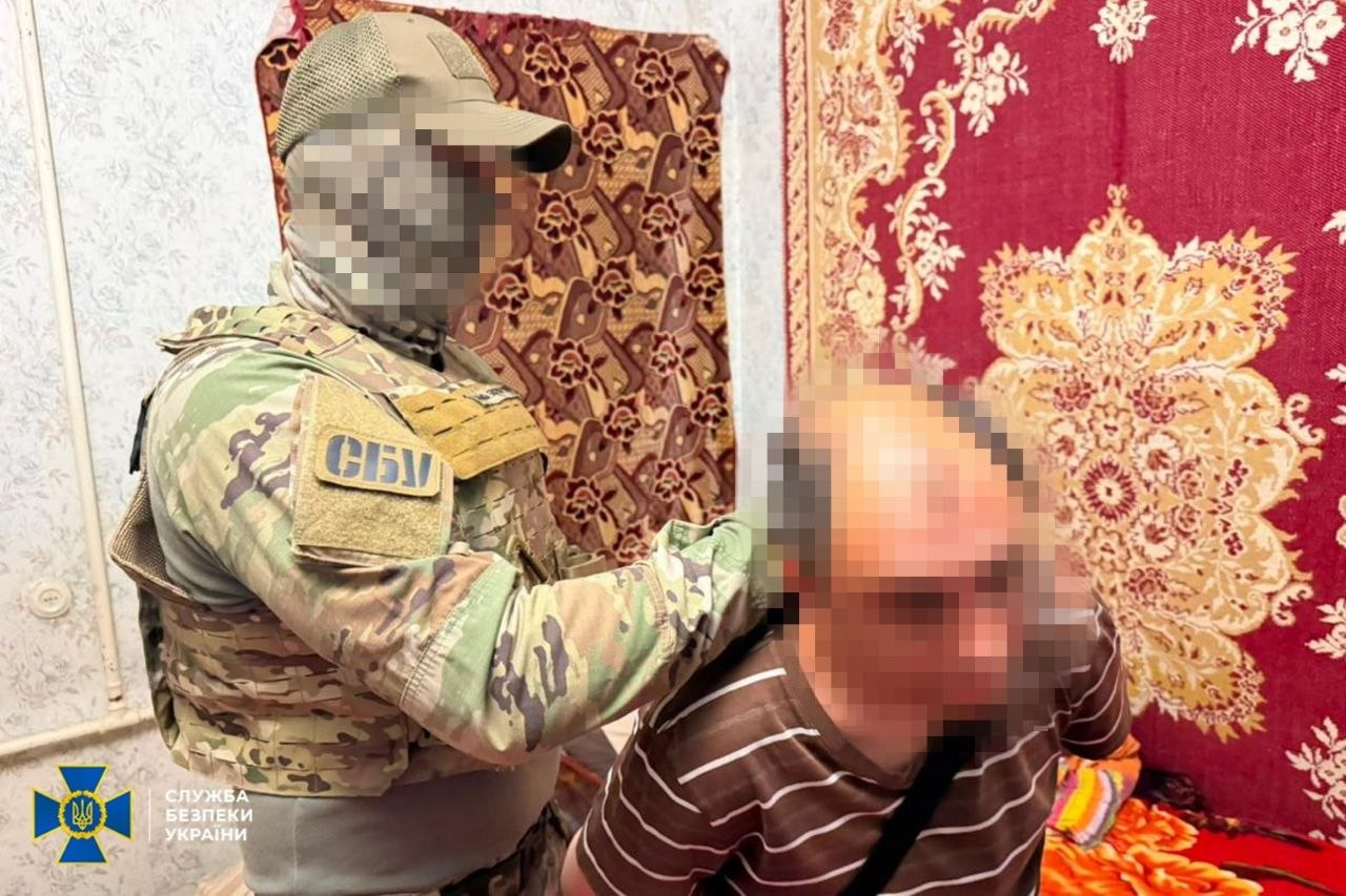 СБУ викрила агентуру ФСБ, яка коригувала атаки РФ по трьох областях