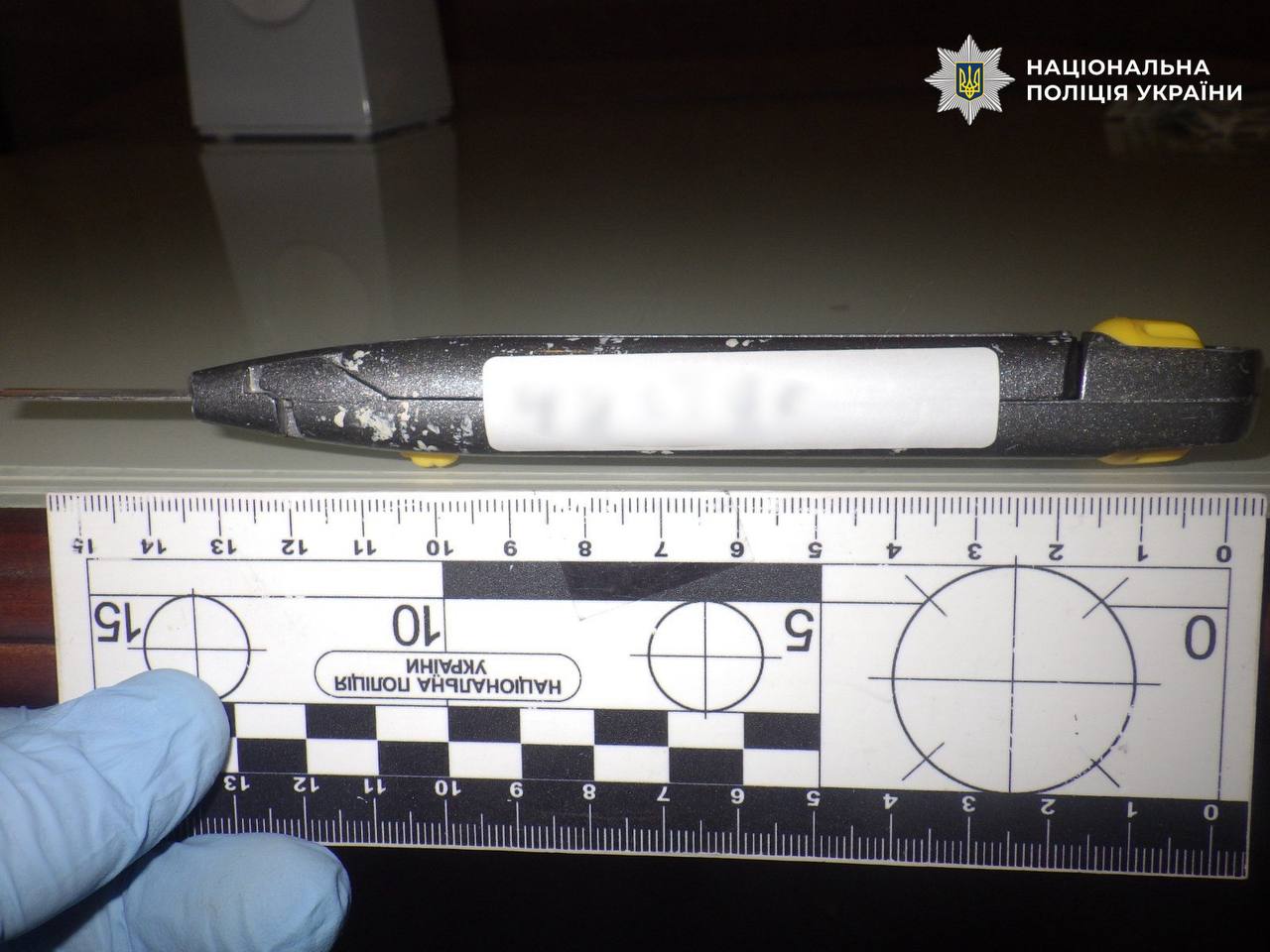 У Києві затримали чоловіка за різанину в готелі: постраждалому зламали ніс