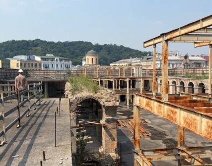 Кличко закликає Корецького прискорити передачу Гостиного двору Києву