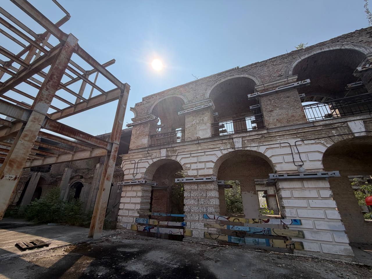 Кличко закликає Корецького прискорити передачу Гостиного двору Києву