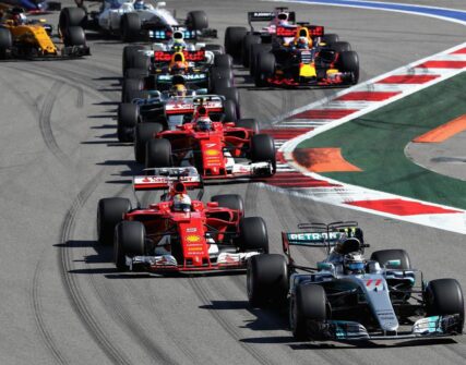 FIA скасувала більшість обмежень для гонщиків РФ та Білорусі