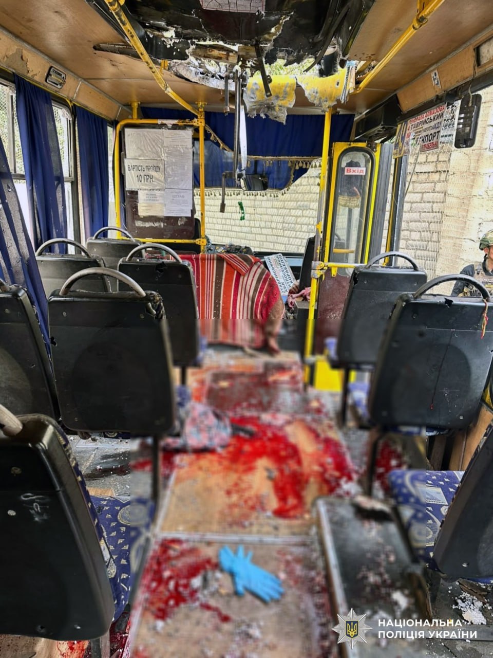 Росіяни атакували маршрутку в Херсоні: четверо загиблих, п'ятеро поранених