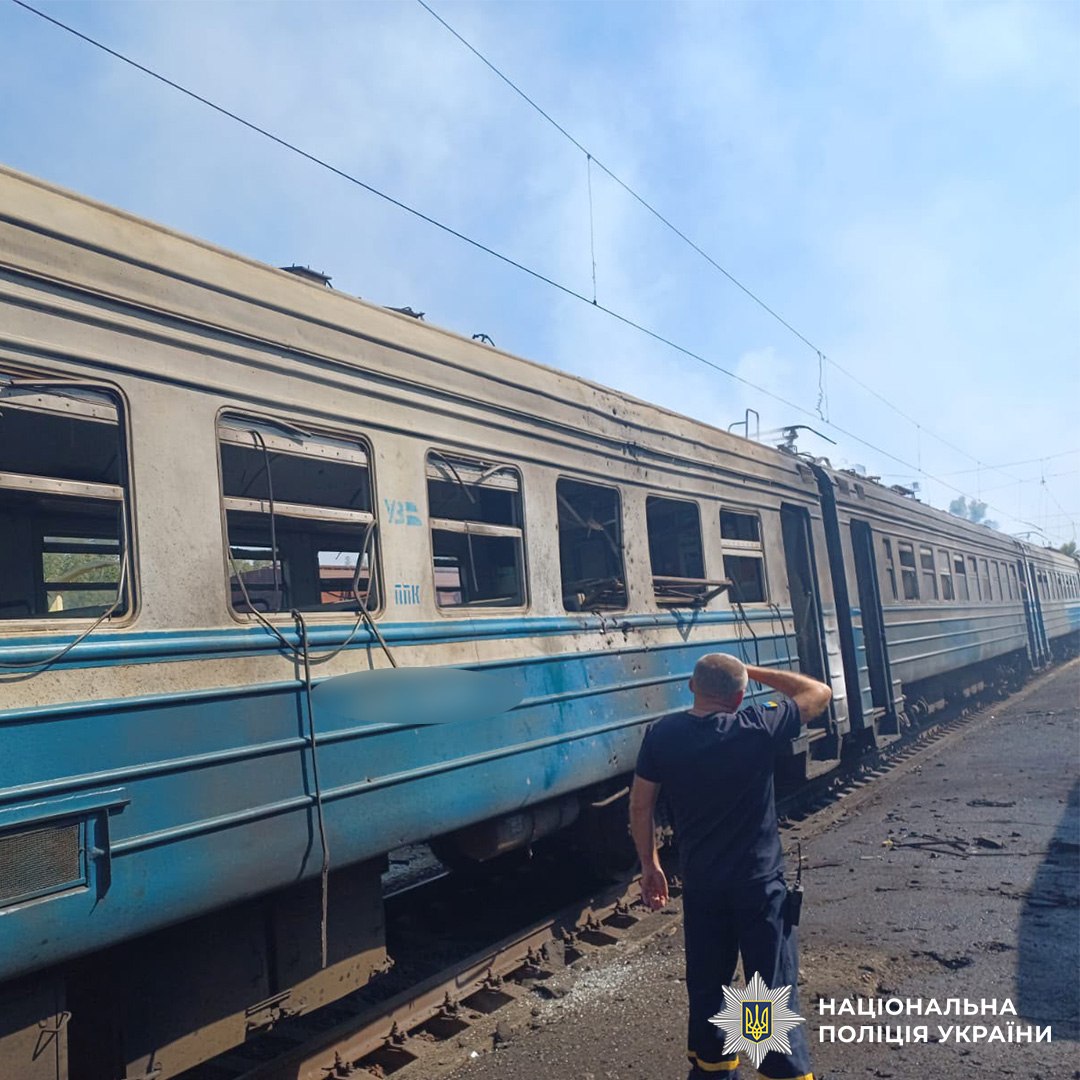 Ворожий дрон влучив в електропоїзд на Харківщині: загинули дві жінки, є постраждалі