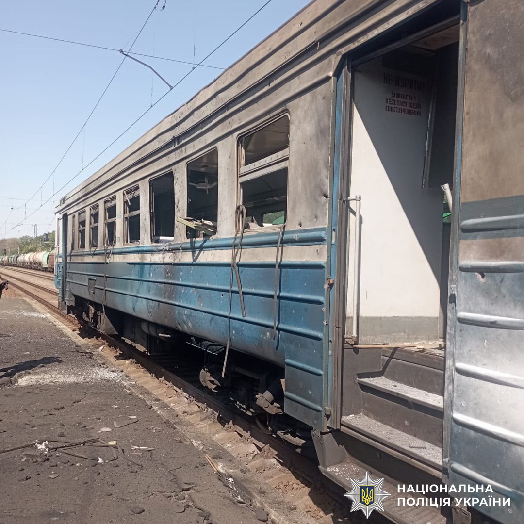 Ворожий дрон влучив в електропоїзд на Харківщині: загинули дві жінки, є постраждалі