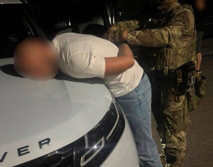 На Київщині викрили вербувальників жінок для сексуальної експлуатації за кордоном