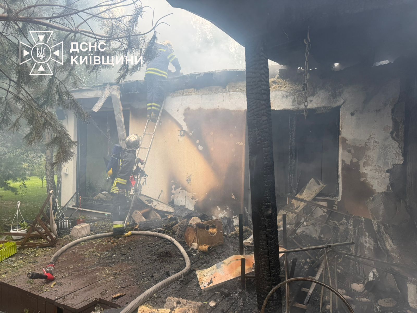 На Київщині через атаки БпЛА постраждали двоє людей, виникли пожежі
