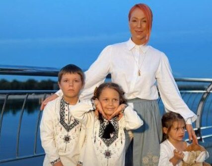 Тарабарова евакуювала дітей з Київщини після вибухів 28 серпня
